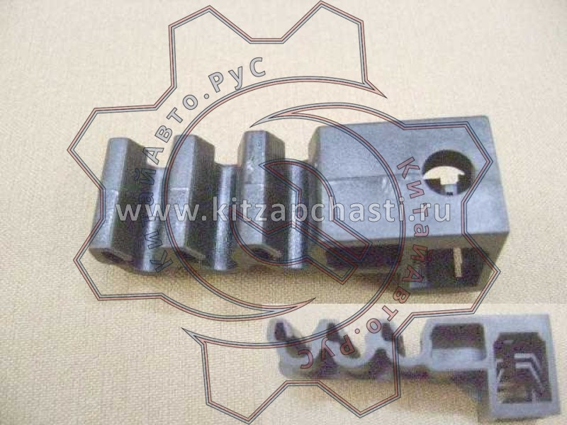 Фиксатор трубок тройной HAVAL H5 2рест 3506018S08